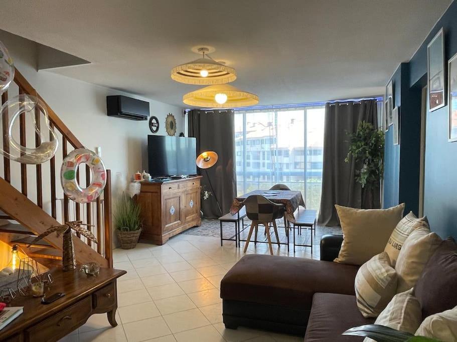 Appartement Vintage 90 M2 Duplex Classe Frejus Exterior photo